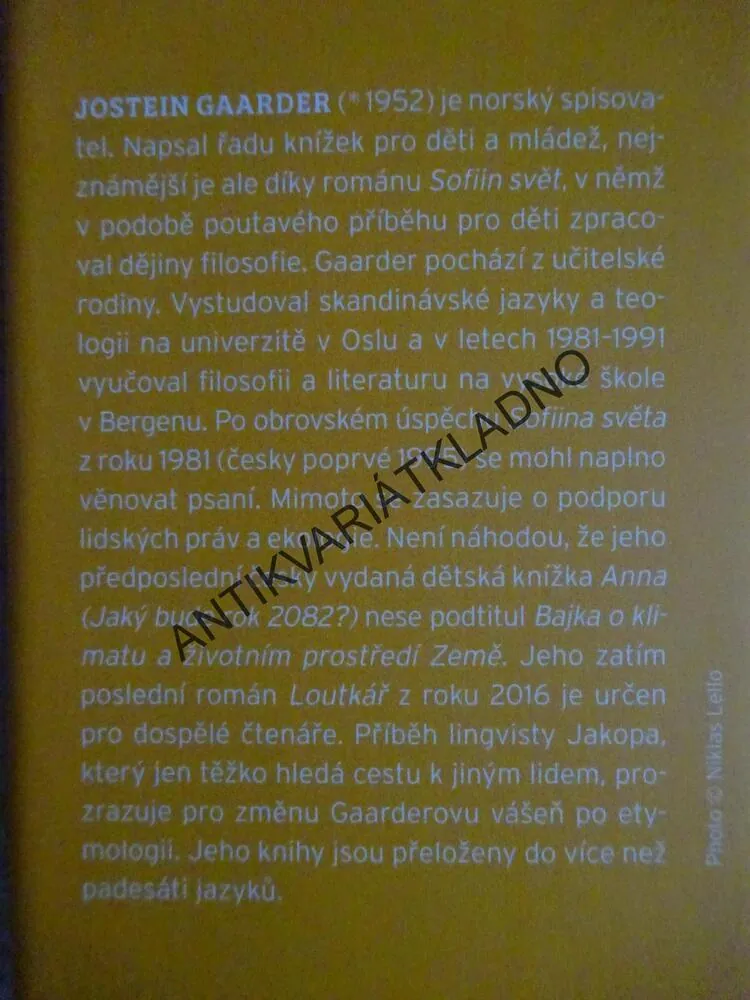 LOUTKÁŘ, JOSTEIN GAARDER, , **an