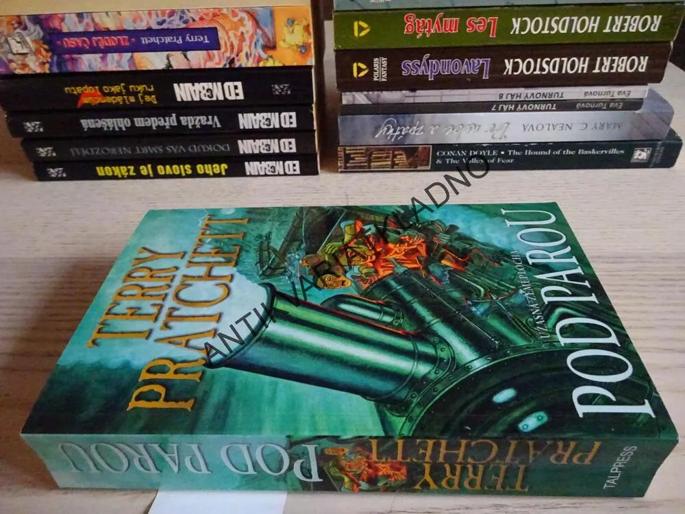 POD PAROU, ÚŽASNÁ ZEMĚPLOCHA, TERRY PRATCHETT, **an
