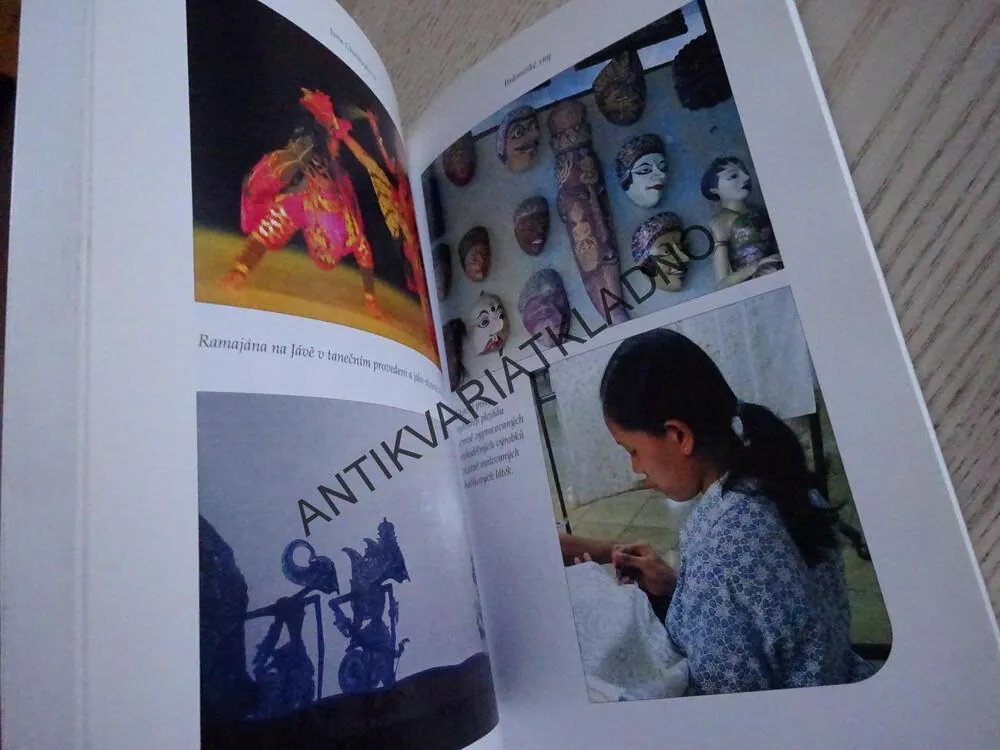 INDONÉSKÉ SNY, JANA CHALOUPKOVÁ, **an