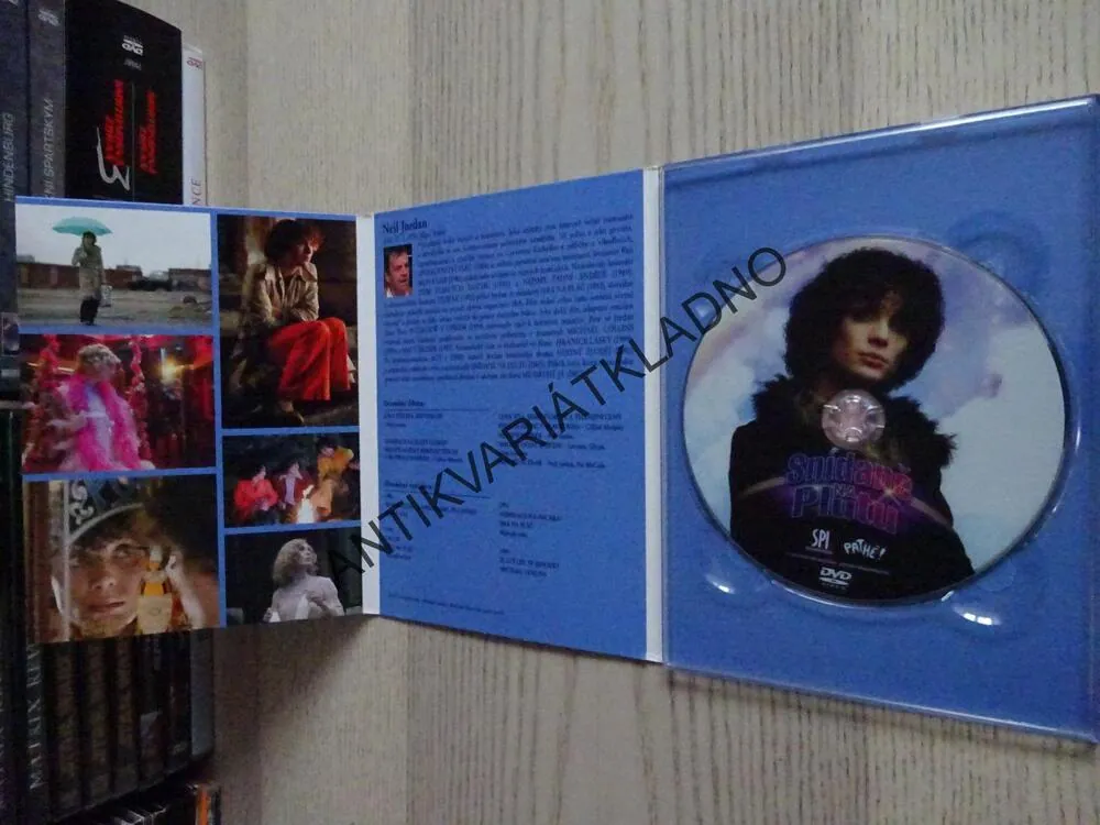 SNÍDANĚ NA PLUTU, DVD FILM 