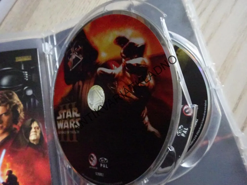 STAR WARS III: POMSTA SITHŮ, DVD FILM
