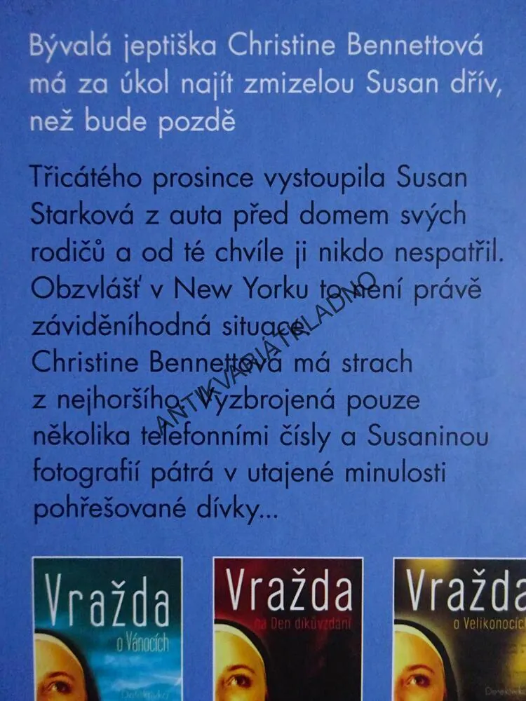 VRAŽDA NA SILVESTRA, LEE HARRISOVÁ, **an