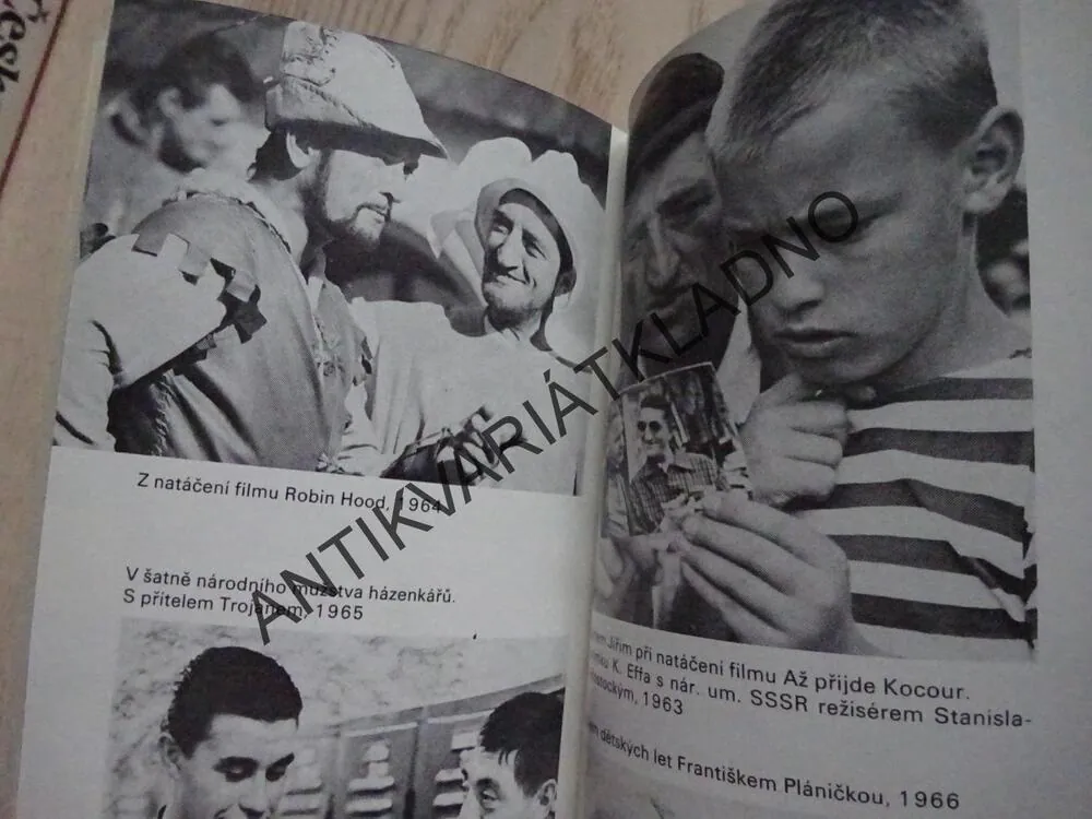 VE ZNAMENÍ NÁHODY, KAREL EFFA, **an