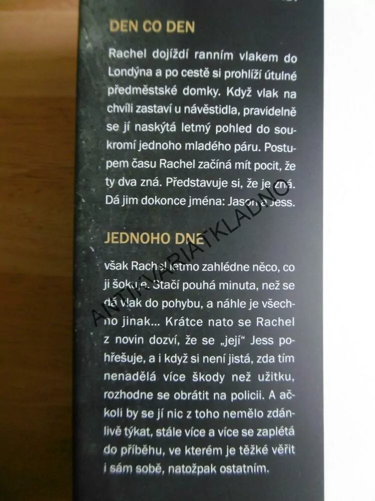 DÍVKA VE VLAKU, PAULA HAWKINS, **an