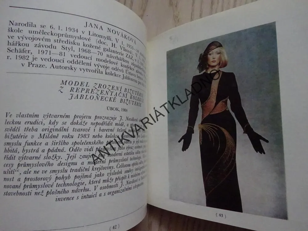 ODĚVNÍ TVORBA, LUDMILA KYBALOVÁ, MILENA LAMAROVÁ, **an