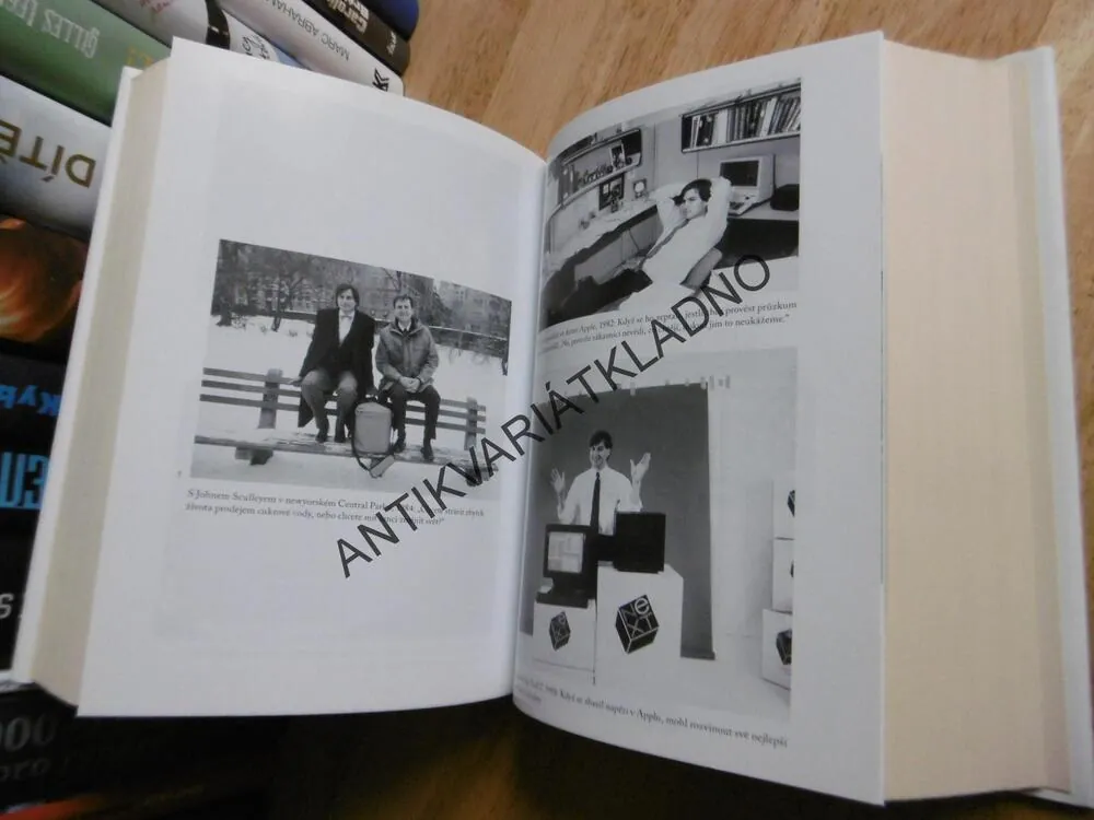 STEVE JOBS, OD WALTER ISAACSON, **an