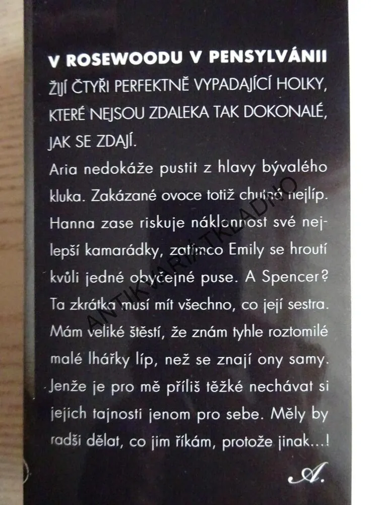 ROZTOMILÉ MALÉ LHÁŘKY, DOKONALÉ, SARA SHEPARDOVÁ, **an