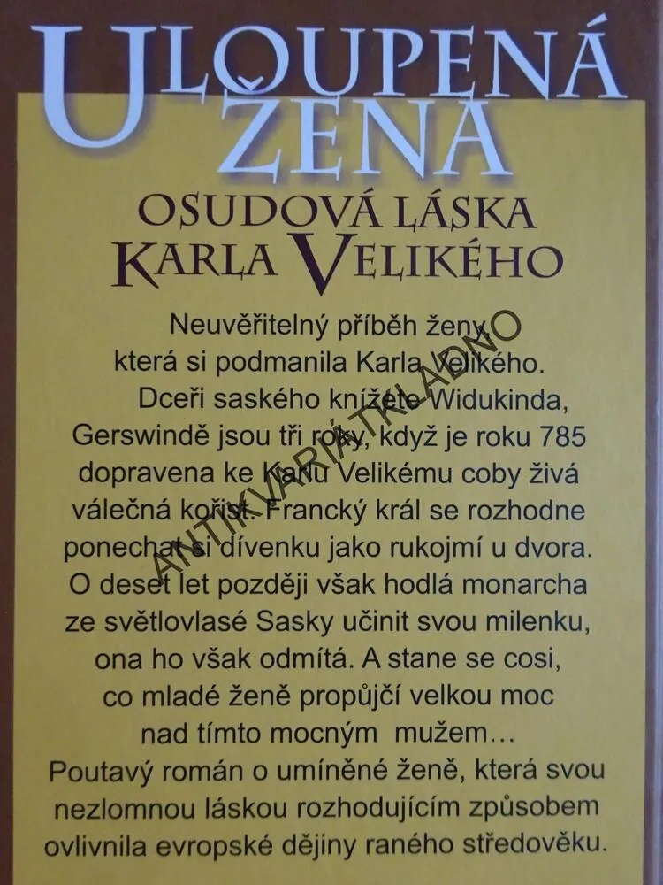 ULOUPENÁ ŽENA, MARTINA KEMPFFOVÁ, **an