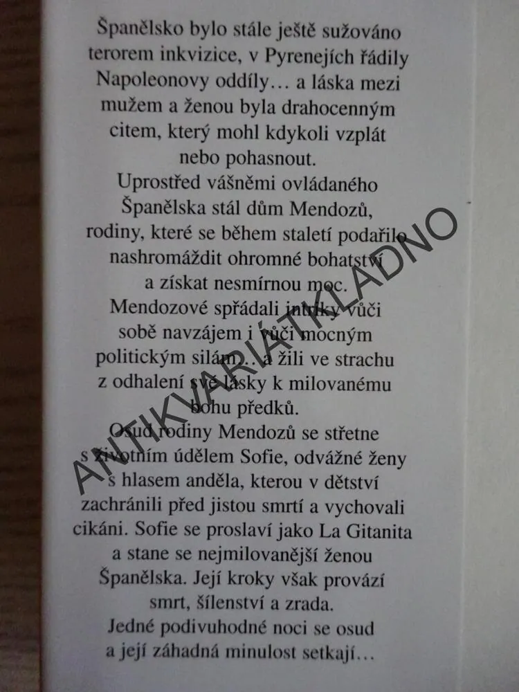 VĚČNÝ OHEŇ, BEVERLY BYRNEOVÁ, **an