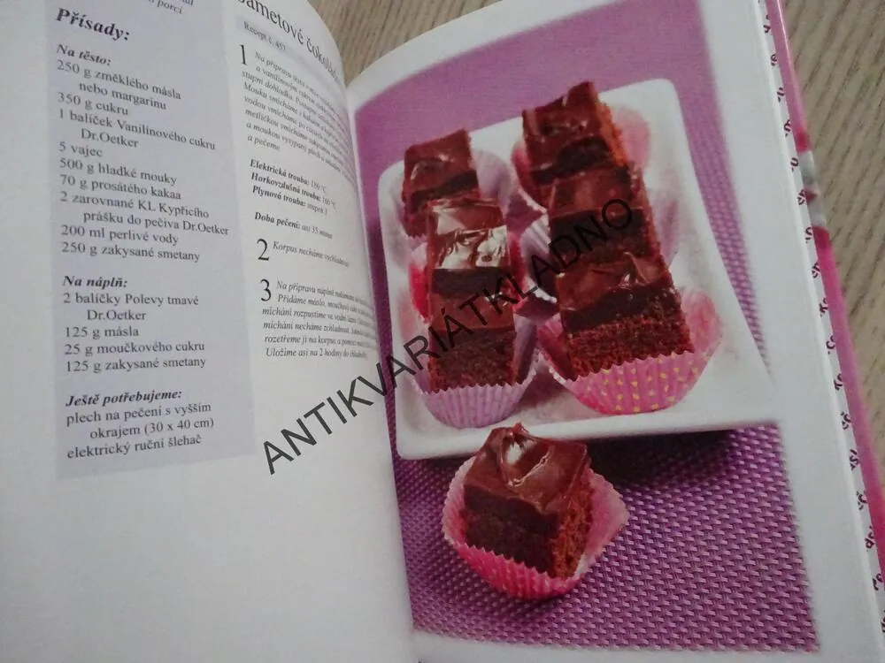 PEČEME S LÁSKOU 9., DR. OETKER, 52 LÁKAVÝCH INSPIRACÍ NA PEČENÍ NA PLECHU, **an