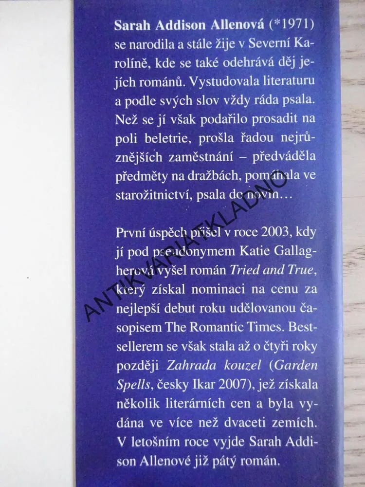 DÍVKA, KTERÁ SAHALA PO HVĚZDÁCH, SARAH ADDISON ALLENOVÁ, **an