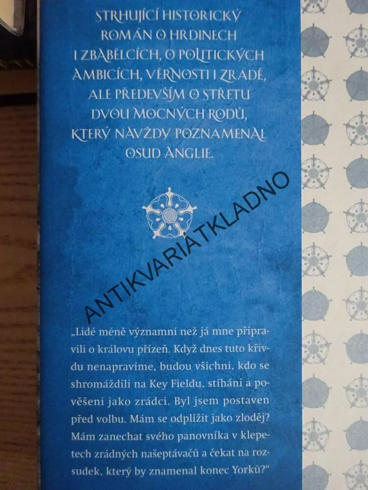 VÁLKA RŮŽÍ, TROJICE, CONN IGGULDEN, **an