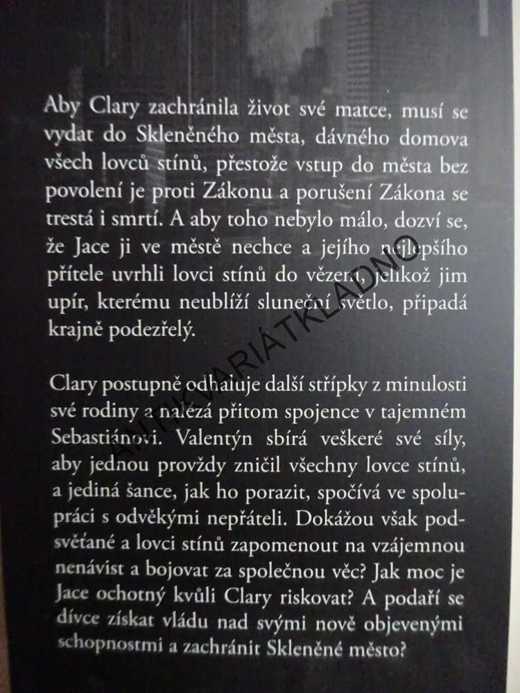 NÁSTROJE SMRTI, MĚSTO ZE SKLA, CASSANDRA CLAREOVÁ, **an