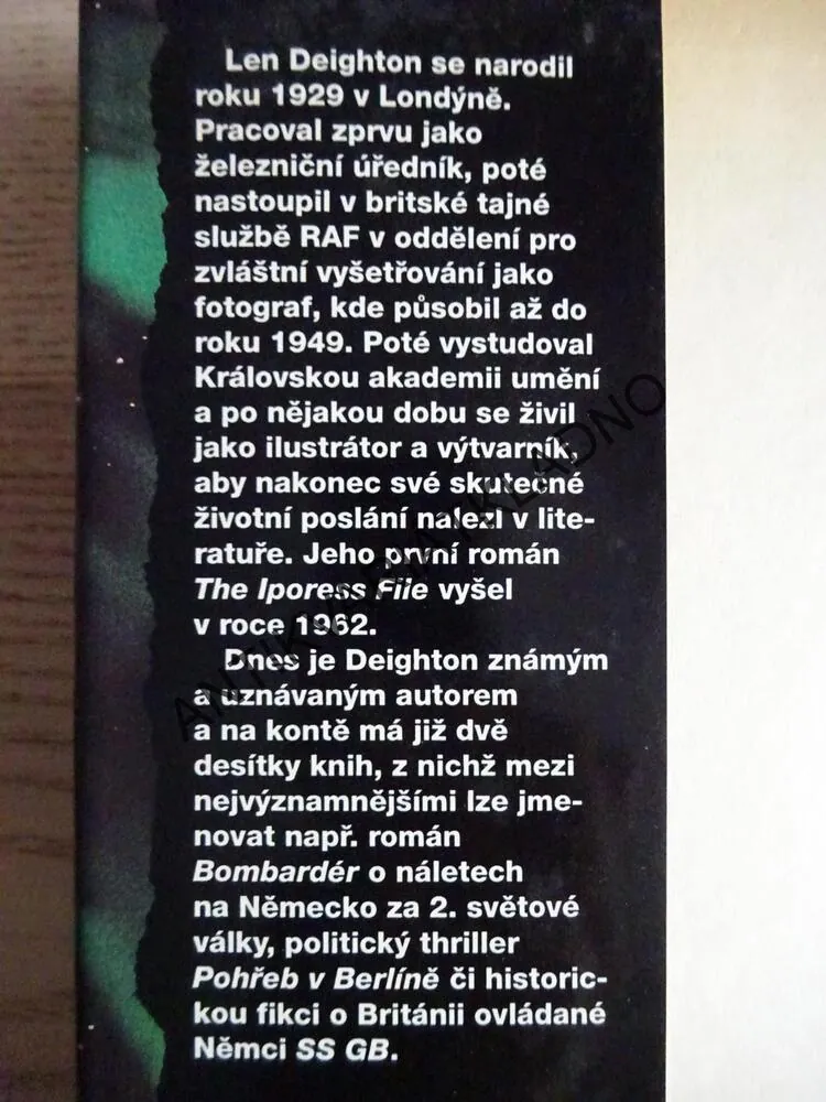 DŽUNGLE V PLAMENECH, LEN DEIGHTON, **an