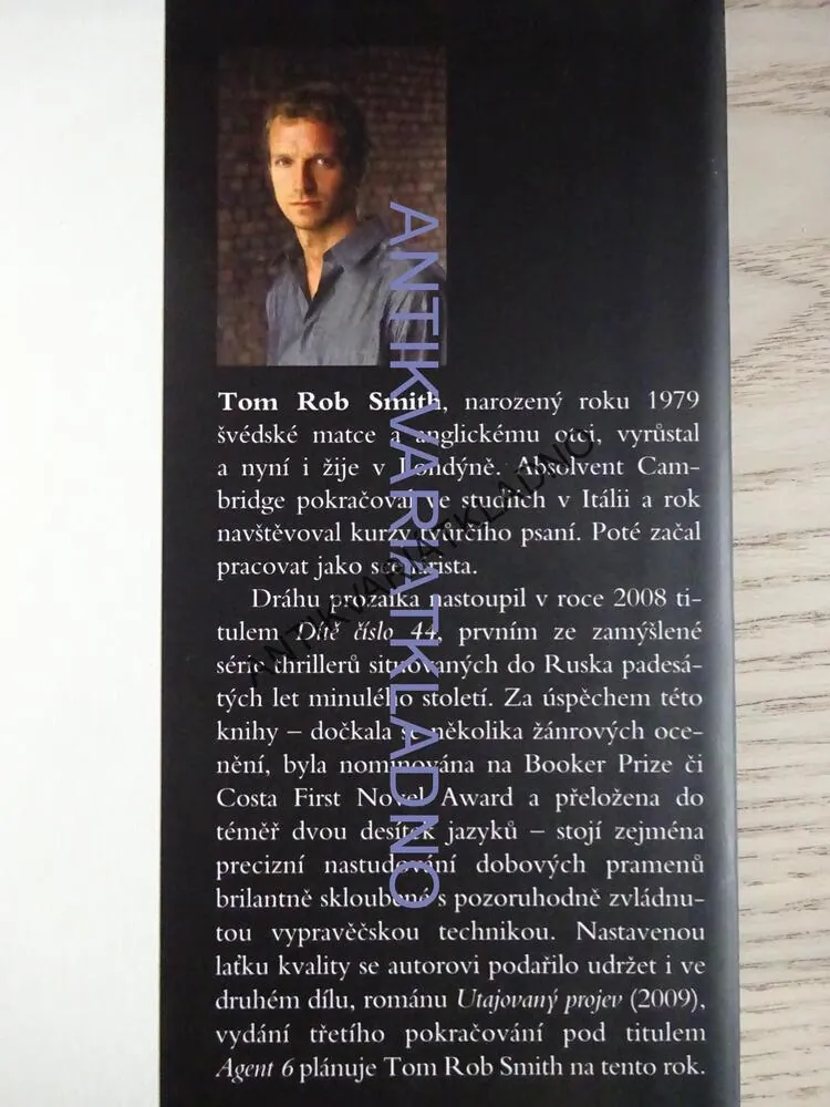 UTAJOVANÝ PROJEV, TOM ROB SMITH, **an