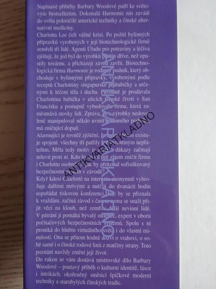DOKONALÁ HARMONIE, BARBARA WOODOVÁ, **an
