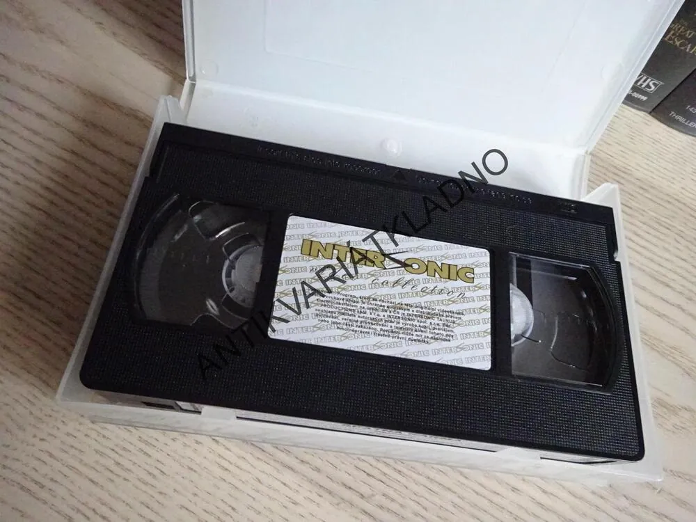 ŠPATNÁ KARMA, VHS