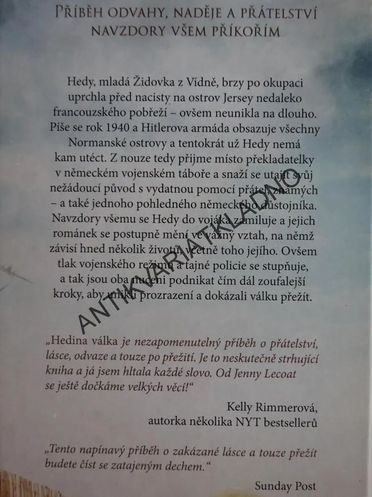 HEDINA VÁLKA, JENNY LECOAT, **an