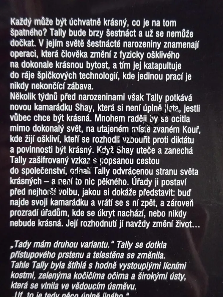 OŠKLIVÍ, SCOTT WESTERFELD, **an