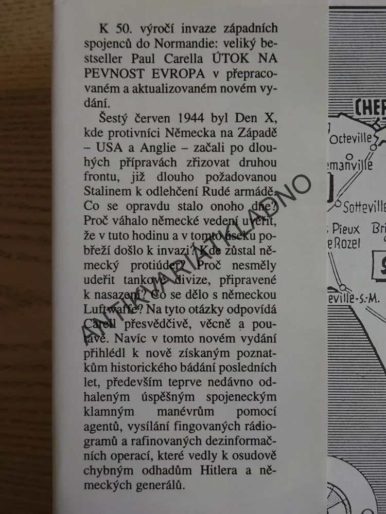 ÚTOK NA PEVNOST, PAUL CARELL, **an