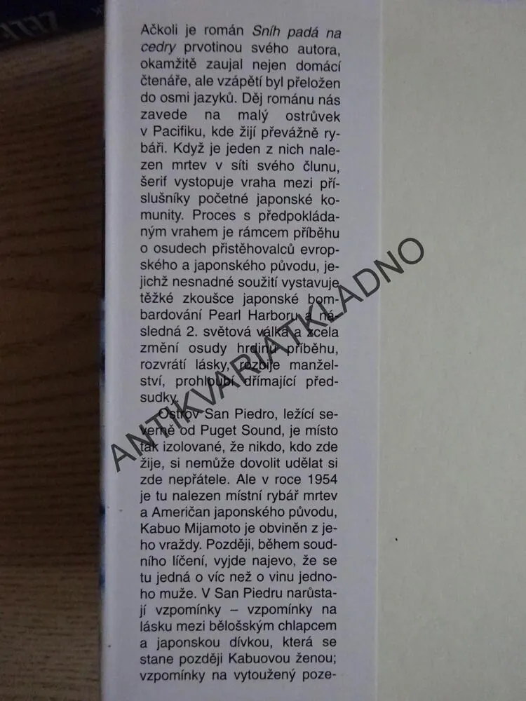 SNÍH PADÁ NA CEDRY, DAVID GUTERSON, **an
