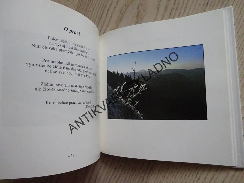 DÁRKOVÁ KNÍŽKA HUMORU A MOUDROSTI, **an