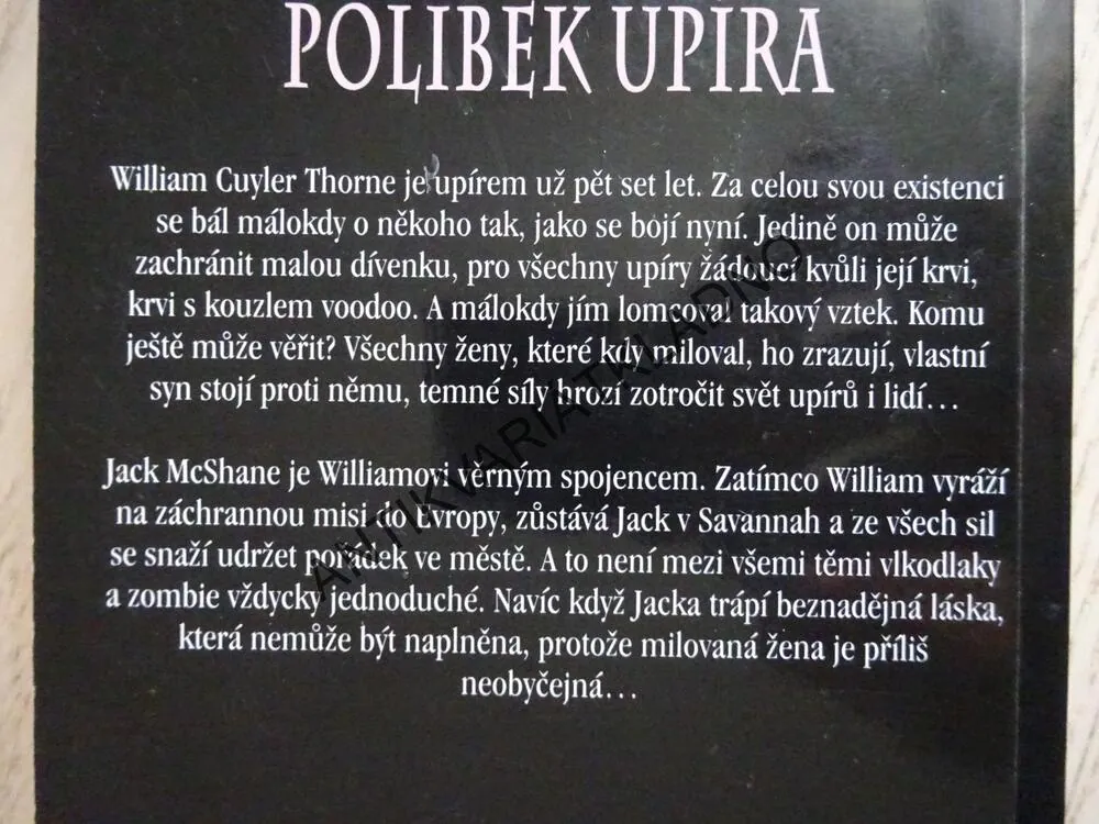 POLIBEK UPÍRA, RAVEN HARTOVÁ, **an