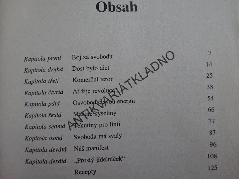 ŠTÍHLÁ REVOLUCE, LESLIE KENTON, **an