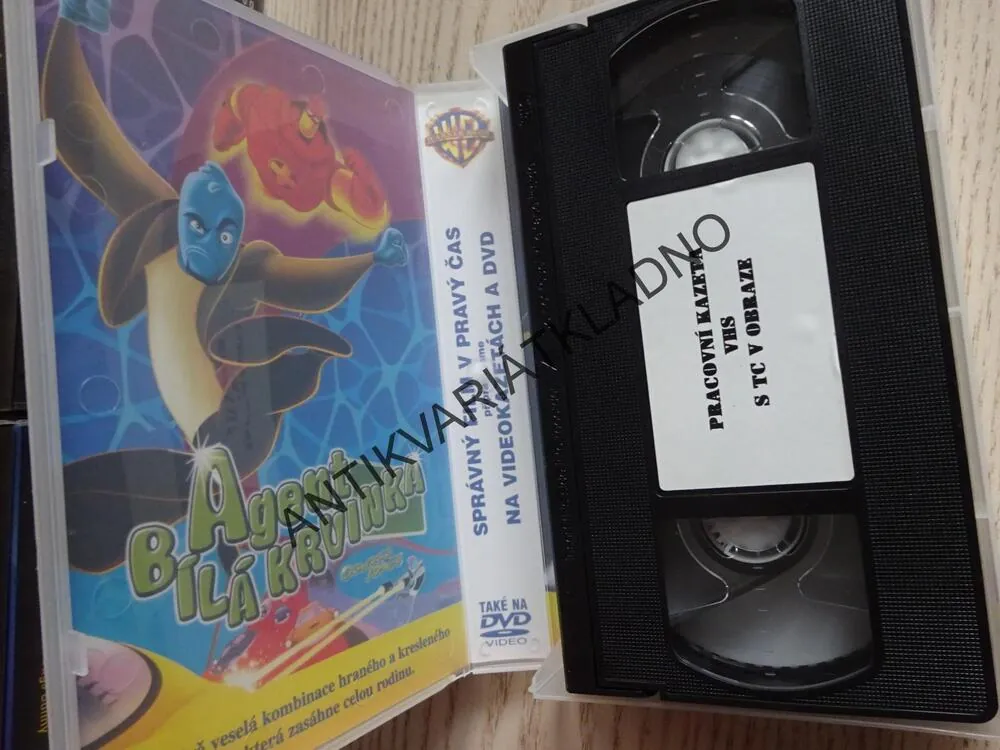 SMOOCHY, VHS