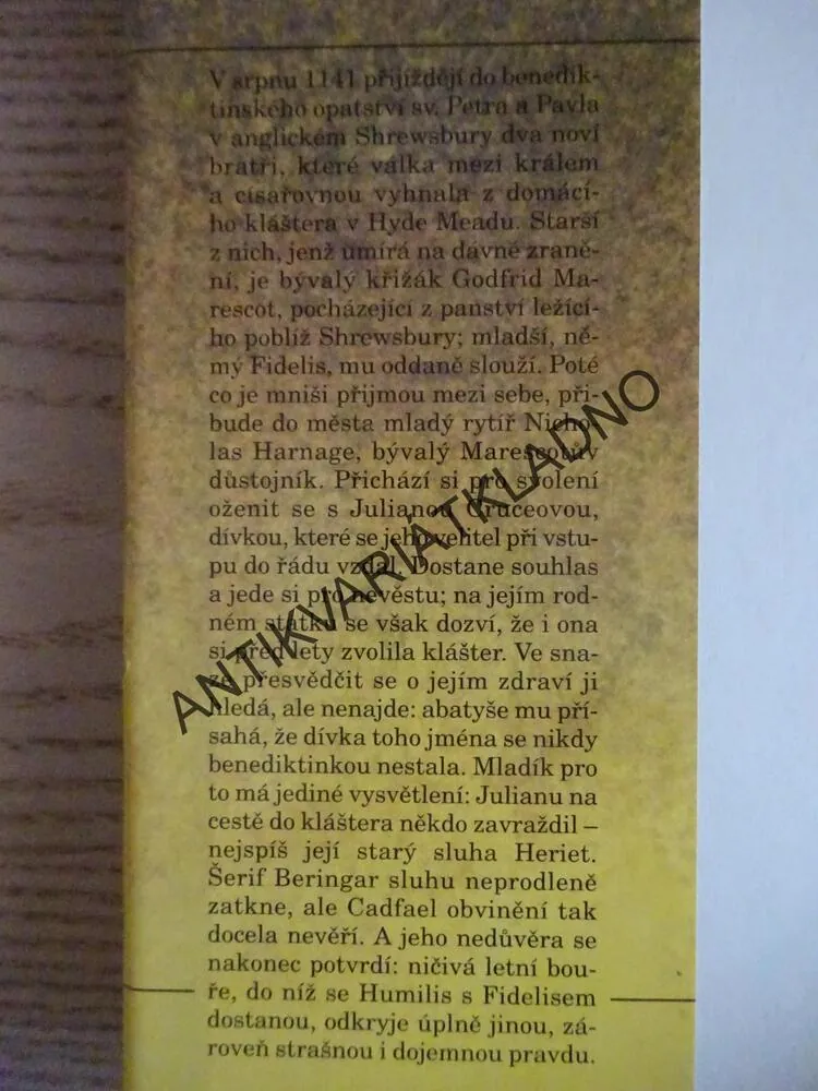 VELIKÉ TAJEMSTVÍ, ELLIS PETERSOVÁ, **an