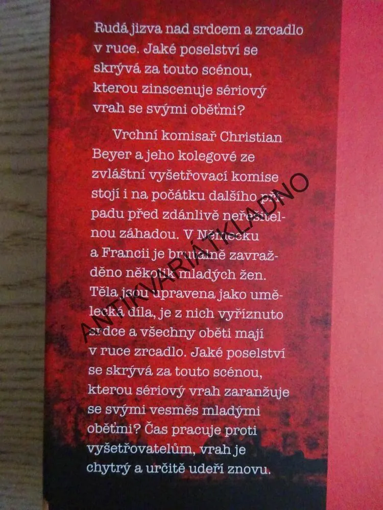 LOUTKAŘ, MARINA HEIB, **an