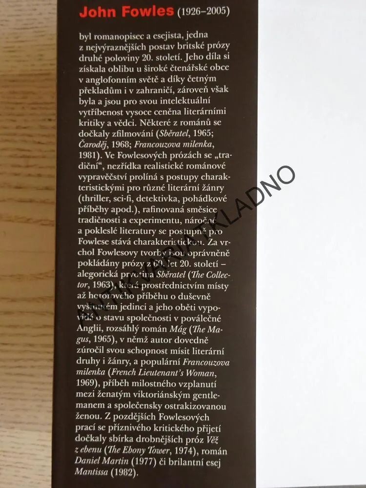 MÁG, JOHN FOWLES, **an