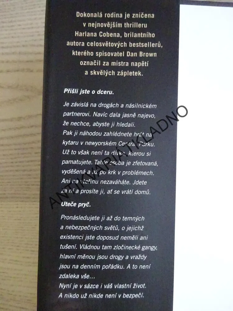 NA ÚTĚKU, HARLAN COBEN, **an