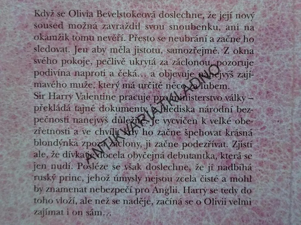 LÁSKA V NEBEZPEČÍ, JULIA QUINNOVÁ, **an