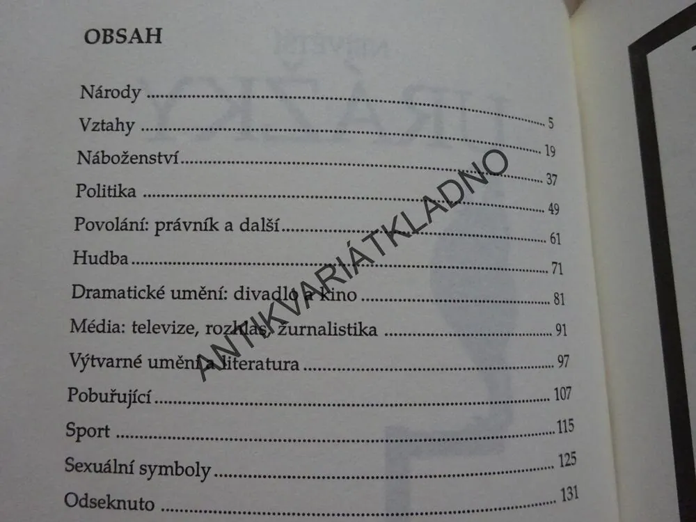 EDICE HUMORU, NEJVĚTŠÍ URÁŽKY, MARIA LEACH, **an