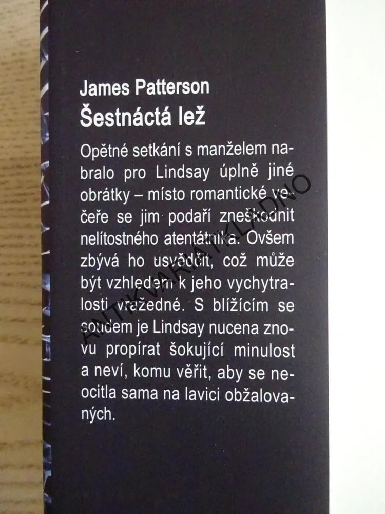 ŠESTNÁCTÁ LEŽ, JAMES PATTERSON, **an
