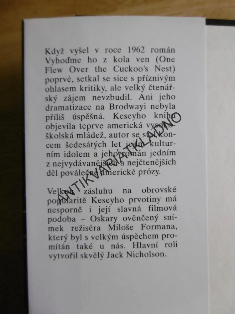 VYHOĎME HO Z KOLA VEN, KEN KESEY, **an