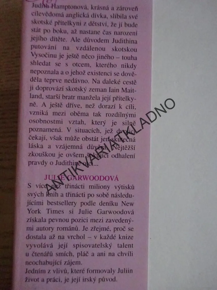 TAJEMSTVÍ, JULIE GARWOOD, GARWOODOVÁ, **an