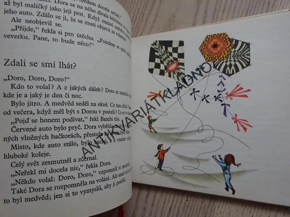 DORA A MEDVĚD, HELENA ŠMAHELOVÁ, **an