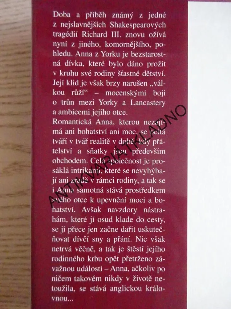 VZDORUJÍCÍ KRÁLOVNA, JEAN PLAIDY, **an