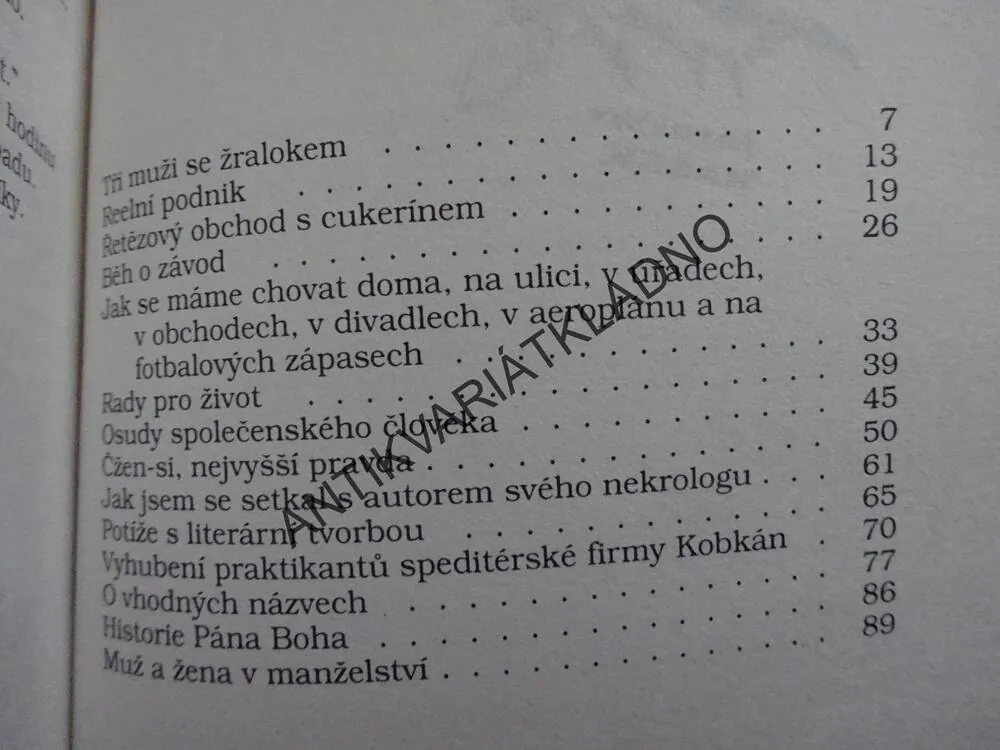 TŘI MUŽI SE ŽRALOKEM A JINÉ POUČNÉ HISTORKY, JAROSLAV HAŠEK, **an