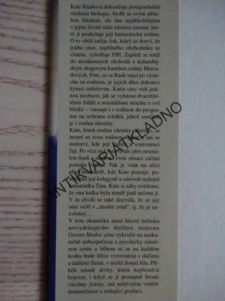 MODRÁ ZÓNA, ANDREW GROSS, **an