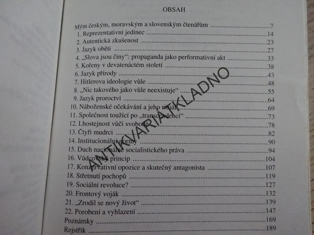 HITLER, VŮDCE A LID, J. P. STERN, **an