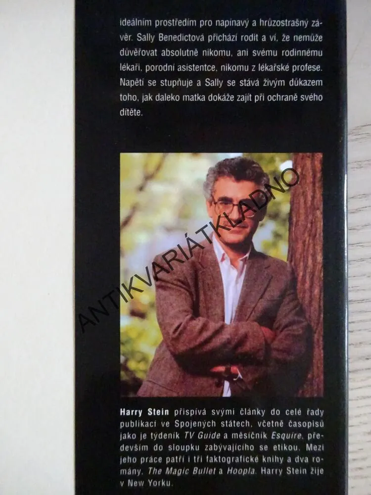 KÓD NESMRTELNOSTI, HARRY STEIN, **an