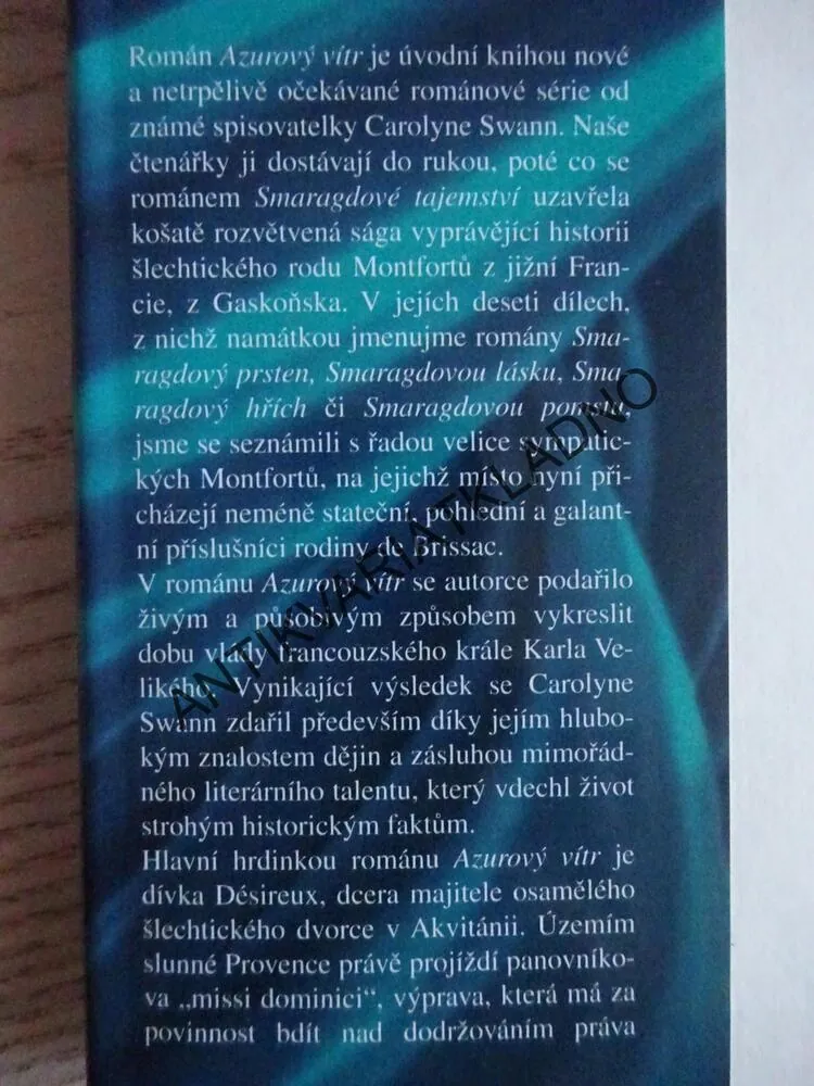 AZUROVÝ VÍTR, CAROLYNE SWANN, **an