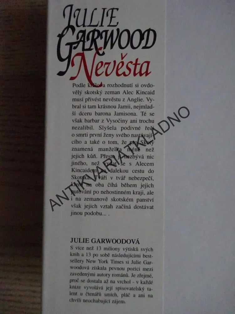 NEVĚSTA, JULIE GARWOOD, GARWOODOVÁ, **an
