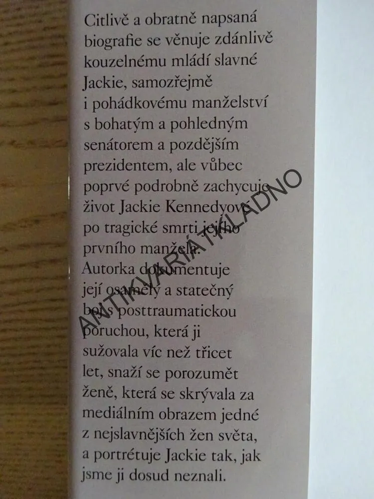 NEZNÁMÝ PŘÍBĚH, JACQUELINE BOUVIEROVÁ KENNEDYOVÁ ONASSISOVÁ, BARBARA LEAMINGOVÁ, **an