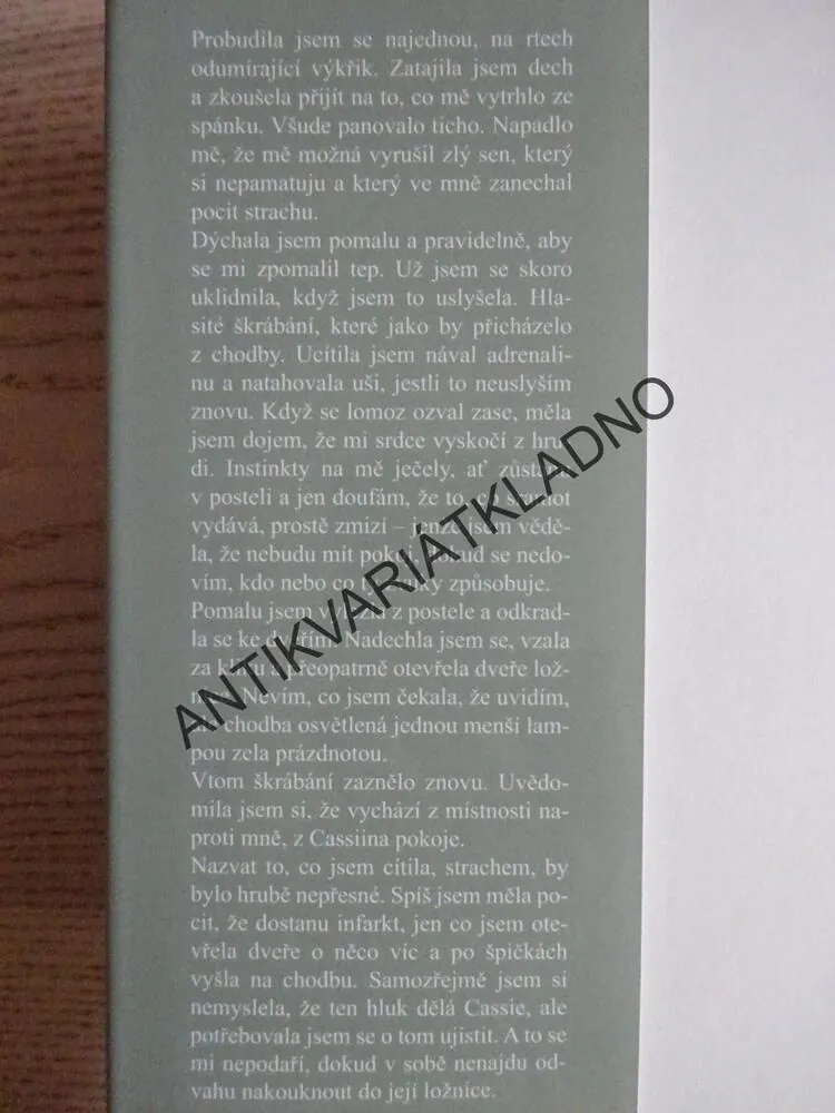 ZTRÁTA A ZRADA, S. H. KOLEE, **an