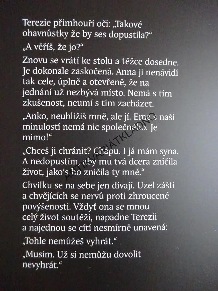 PŘEZRÁLÉ BROSKVE, MILENA HOLCOVÁ, **an