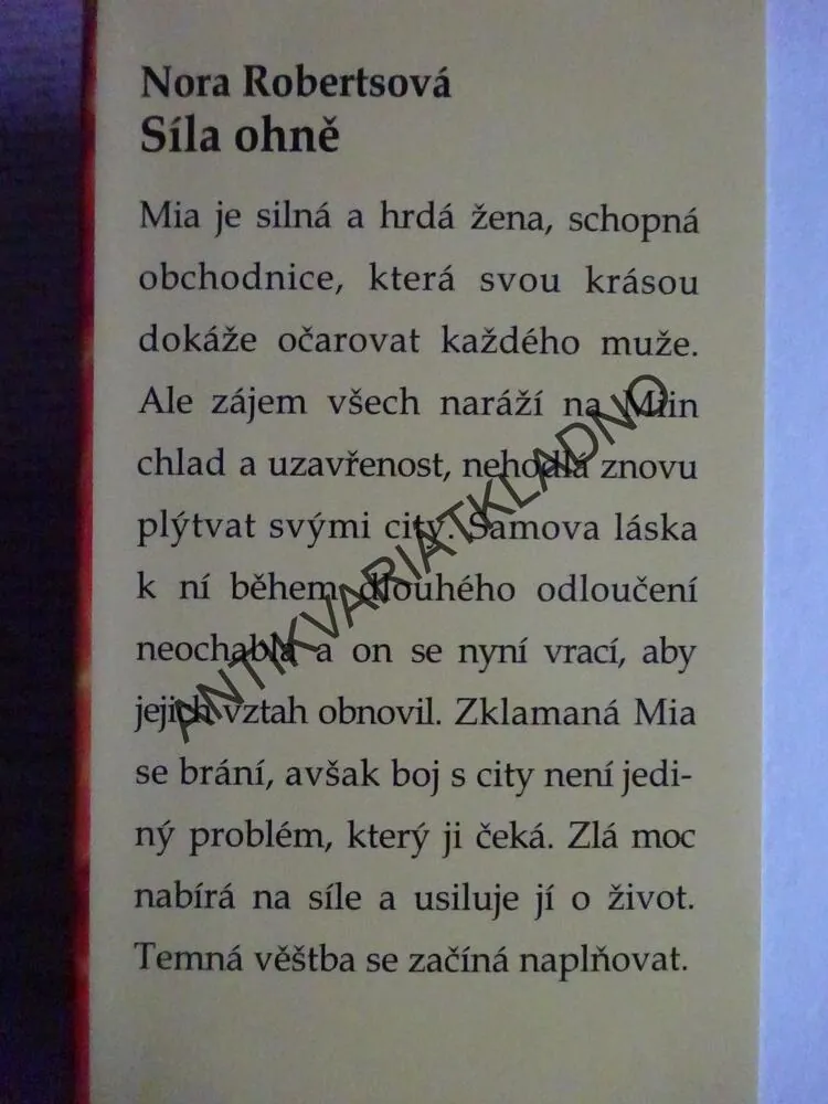 SÍLA OHNĚ, NORA ROBERTSOVÁ, **an